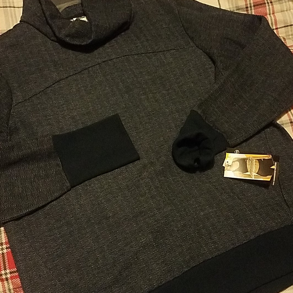 Blue pullover